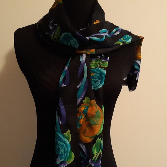 Oscar de la Renta Accessories - Beautiful Oscar de la Renta Silk Neck Scarf Black